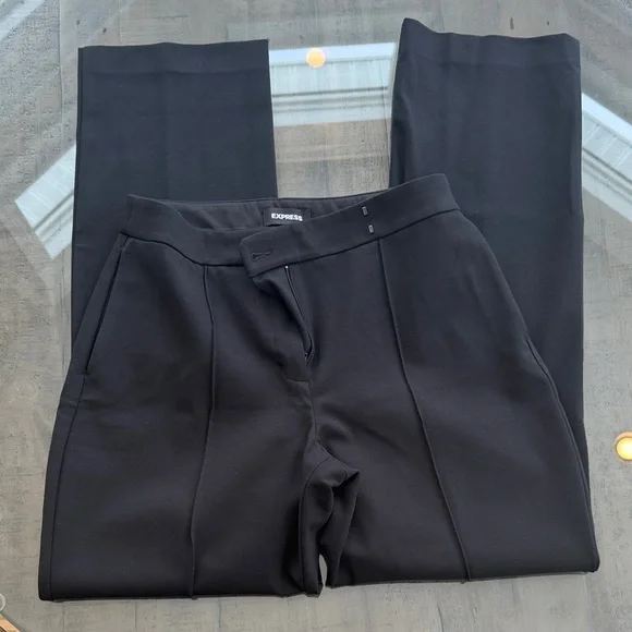 Express Curvy Boot Mid Rise Black Women's Trousers. Size 8 R. Pleated Front - Picture 5 of 8